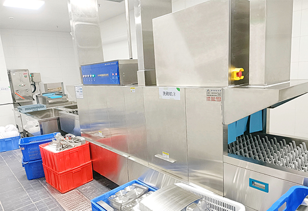 mayers-mes-c6-flight-dishwasher-application-canteen.jpg